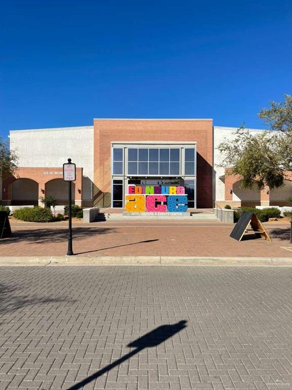 Building Photo - 14 E McIntyre St