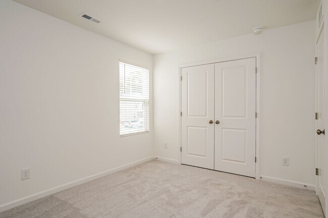 Building Photo - $395 off first month rent!! “Bright, Modern & Move-In Ready – 4BR/3BA Townhome - Angier