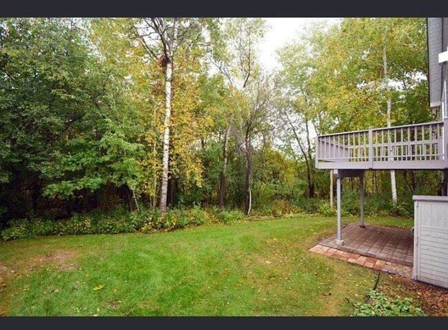 Building Photo - Charming 3BR - 2 Bath House in Shoreview