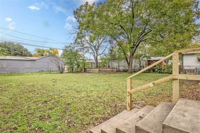 Building Photo - 2423 Fenwick Dr