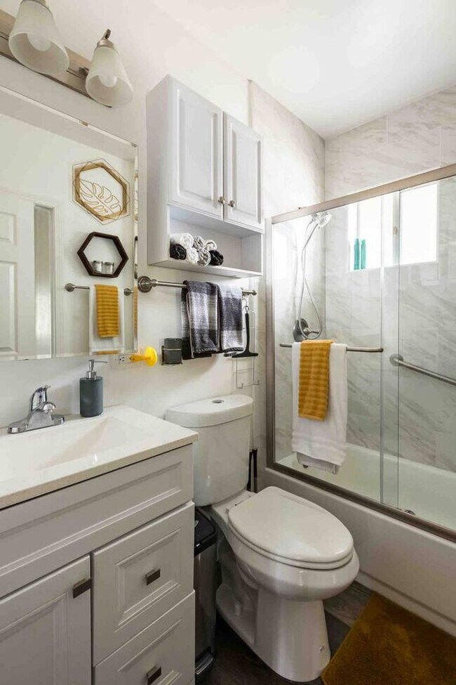 Building Photo - 910 S Lincoln Ave