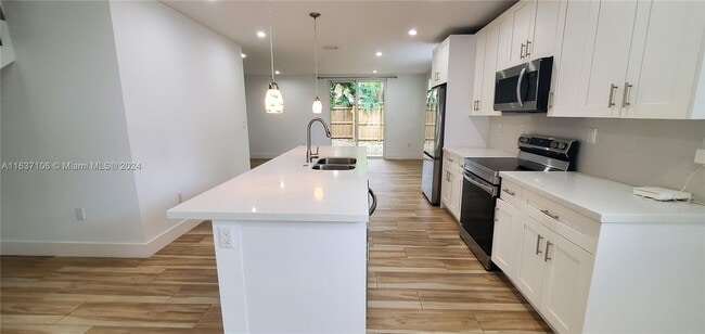 Building Photo - 3620 Thomas Ave