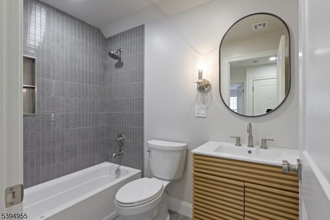 Building Photo - 42 Church St