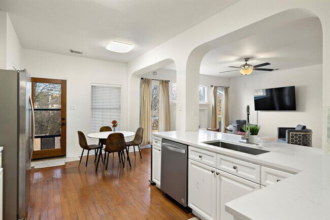 Building Photo - 13039 Scofield Farms Dr