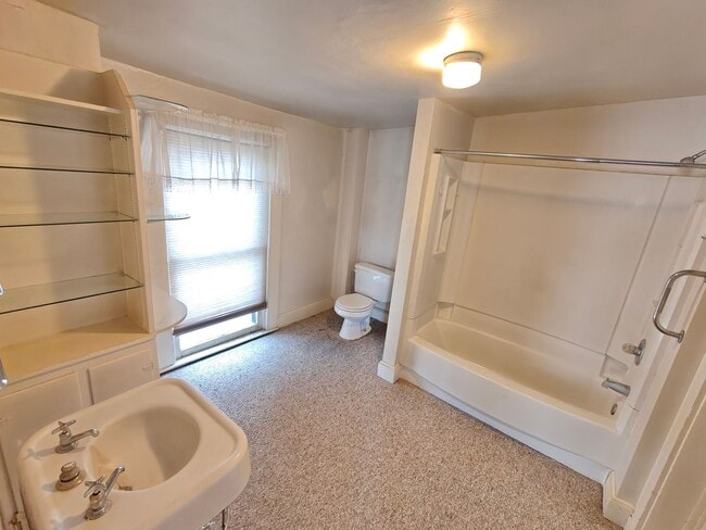 Building Photo - 26 E Mechanic St