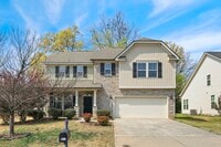 Building Photo - 400 Fairway Dr