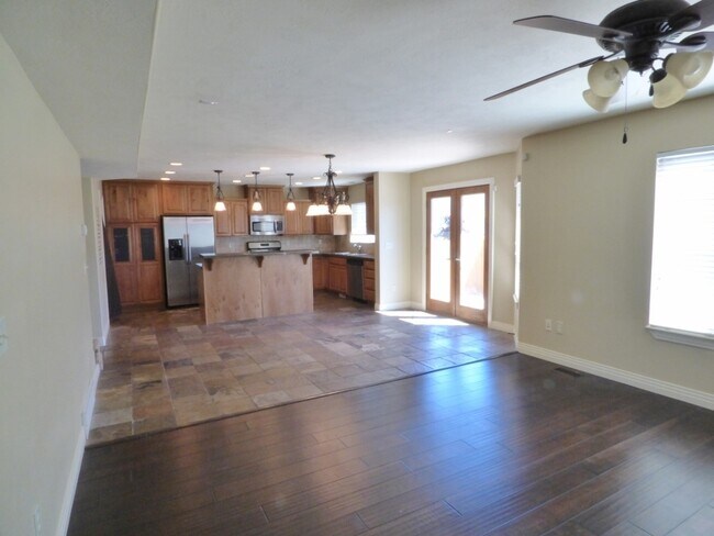 Building Photo - 15443 Falcon Ridge Dr