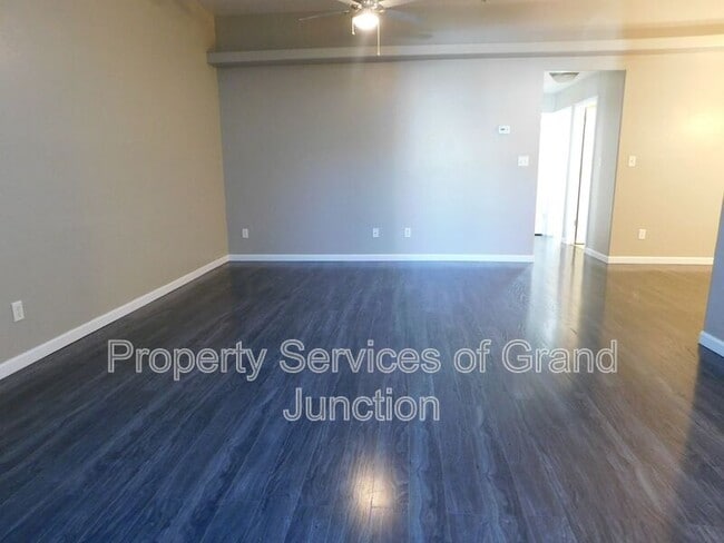 Building Photo - 2881 1/2 Cascade Avenue