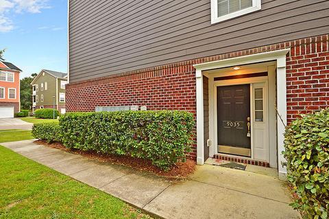 Building Photo - 9035 Parlor Dr