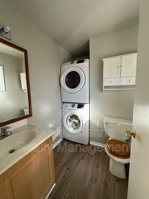 Building Photo - 1250 Whitetail Ln