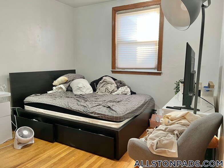 Building Photo - 26 Greylock Rd