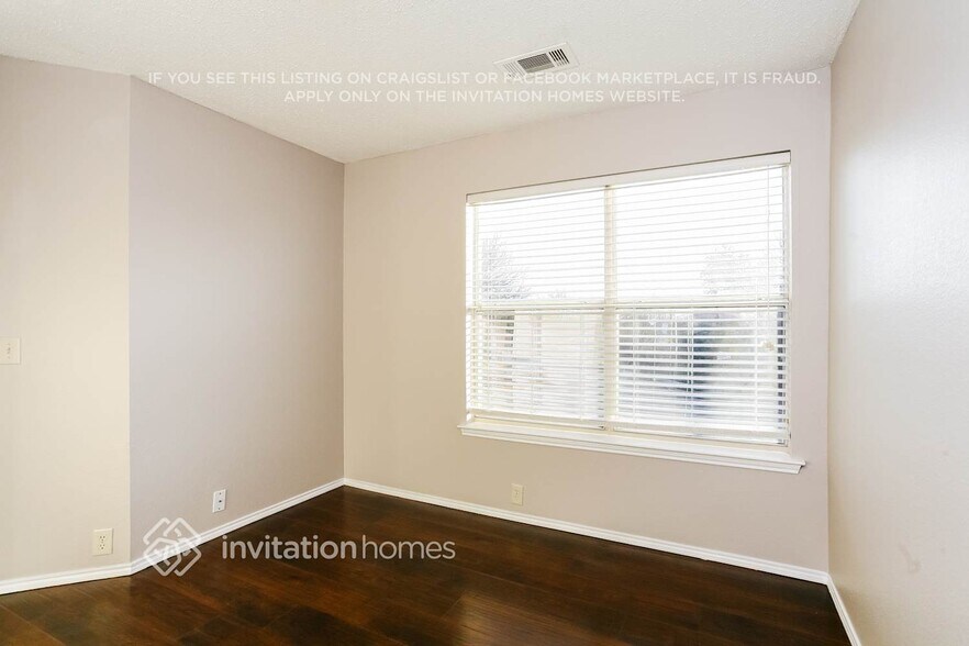 Building Photo - 825 Monette Dr