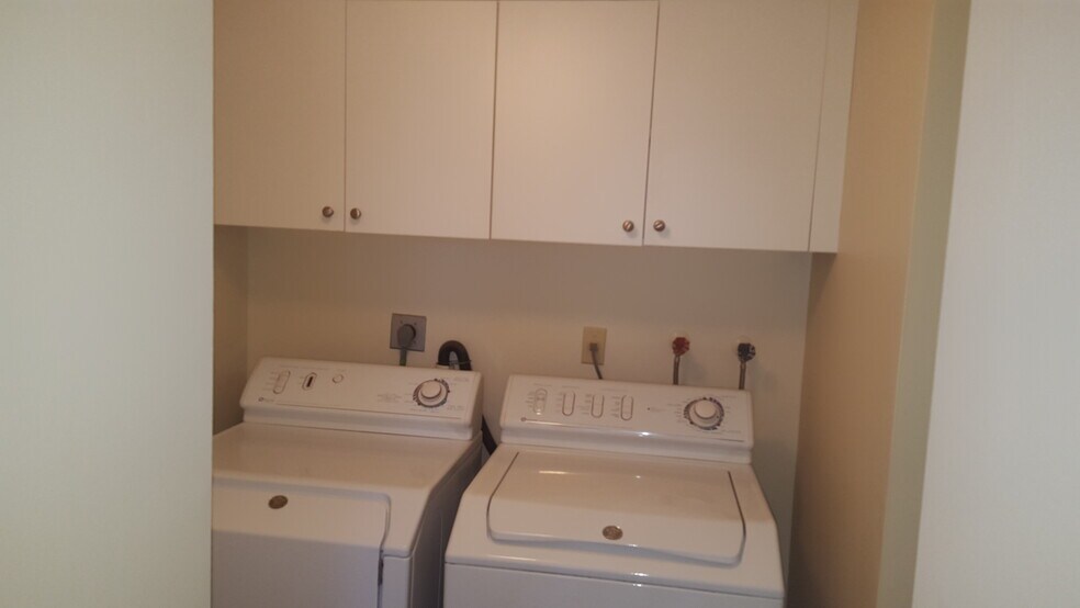 Building Photo - 2215 Cypress Island Dr