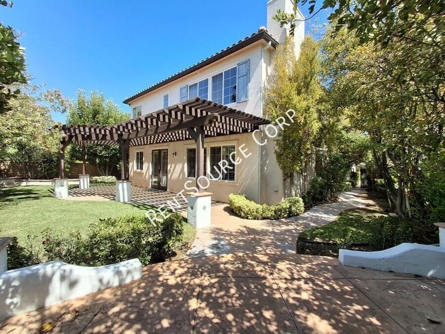 Building Photo - 24310 Las Palmas St