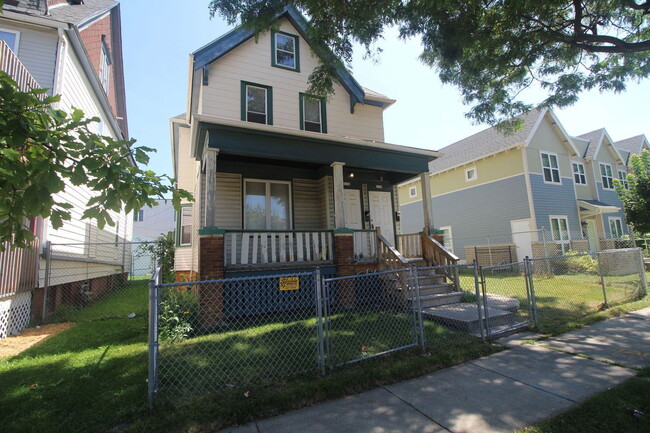 Primary Photo - 2728 N Vel R. Phillips Ave