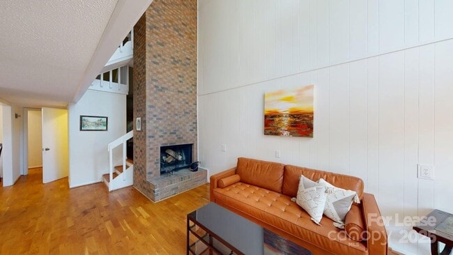 Building Photo - 4025 Woodfox Dr
