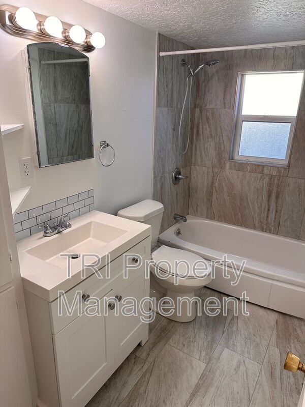 Building Photo - 33066 County Rd 43