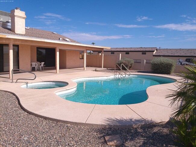Building Photo - 1771 Miramar Dr