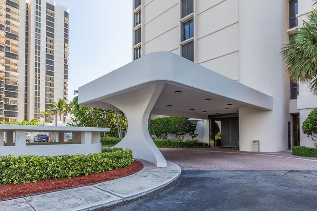 Building Photo - 5380 N Ocean Dr