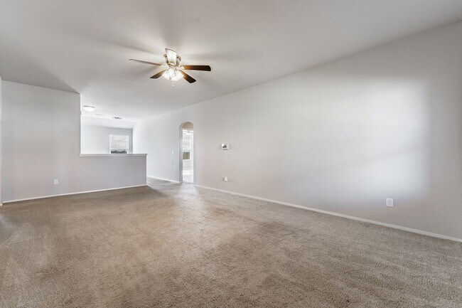 Building Photo - 848 NW Evans Cir
