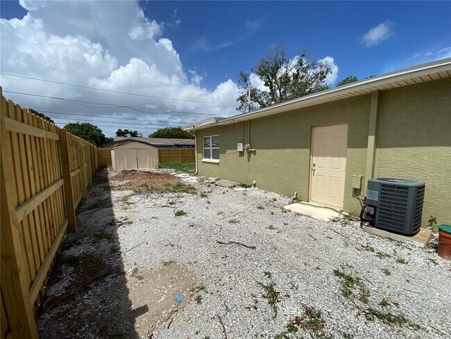 Building Photo - 4377 32nd Terrace N