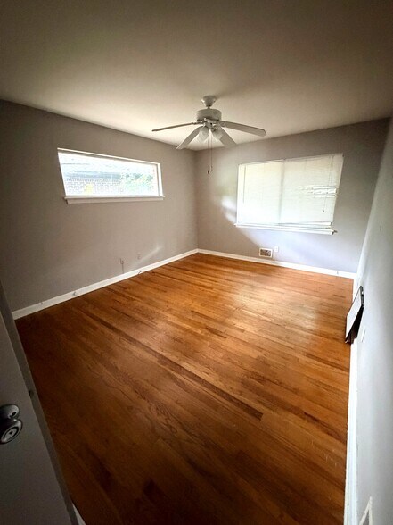 Building Photo - 1373 Markan Dr NE