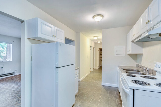 Building Photo - 1800 Jefferson Park Ave