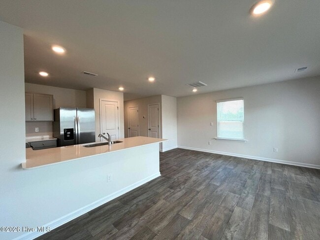 Building Photo - 201 Maddox Dr