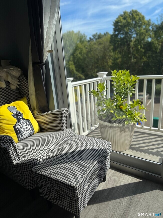 Building Photo - 103 Peddlers Dr