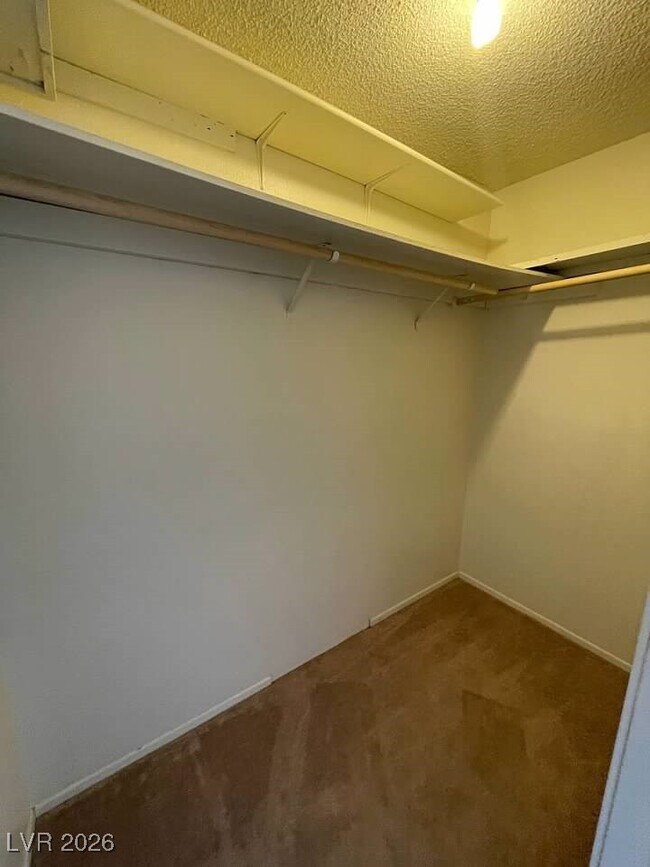 Building Photo - 241 Misty Isle Ln