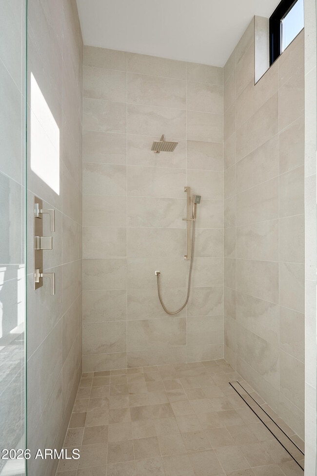 Building Photo - 10931 E Whitehorn Dr