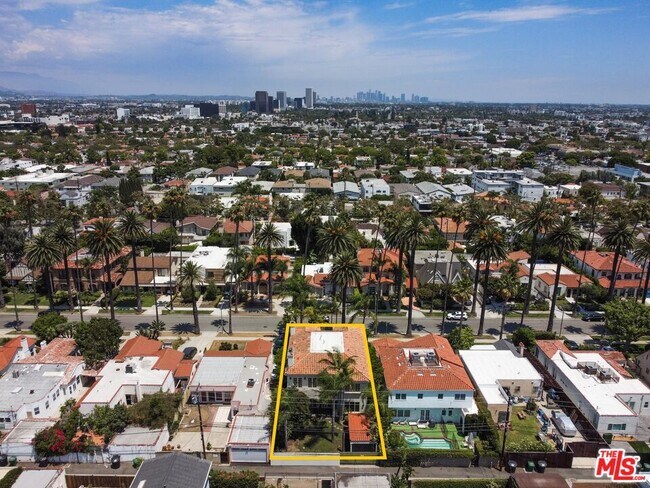 Building Photo - 321 S Palm Dr