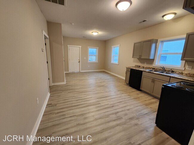 Building Photo - 3 br, 1 bath House - 2118 W Phelps