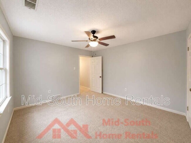 Building Photo - 6934 Wynterhall Dr