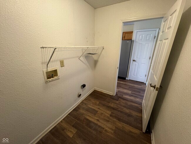 Building Photo - 7644 Scatter Woods Ln