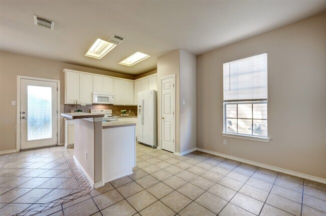 Building Photo - 16535 Cairngrove Ln