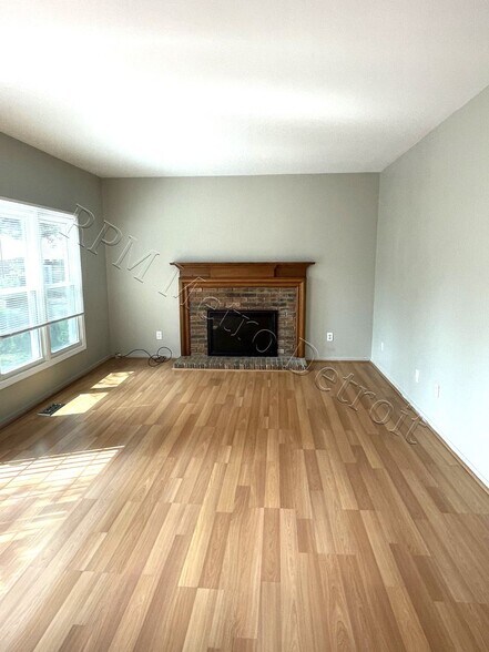 Building Photo - 174 Glenshire Dr
