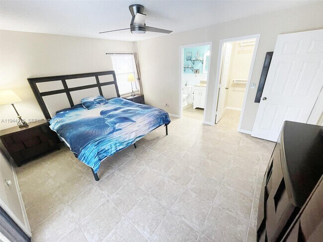 Building Photo - 357 NE Gulfstream Ave