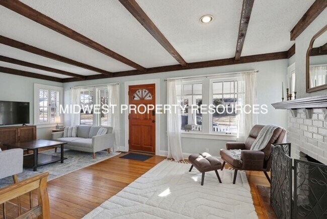 Building Photo - Historic Home in Downtown Lee's Summit