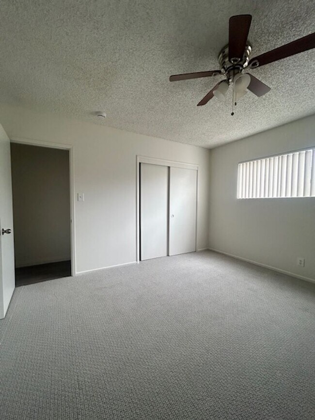 Building Photo - 11834