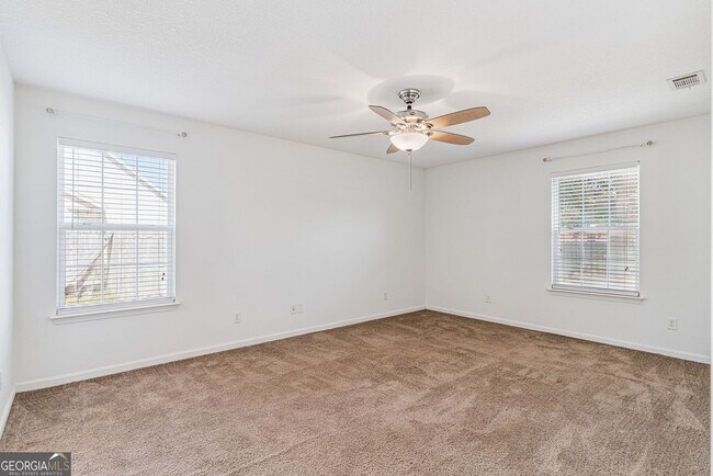 Building Photo - 3BR/2BA with a Fenced Back Yard