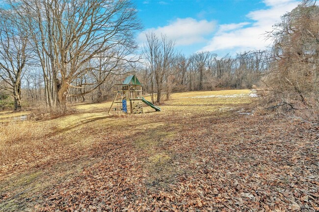 Building Photo - 17 Carriage House Rd