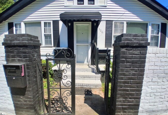 Building Photo - 506 Pinckney St