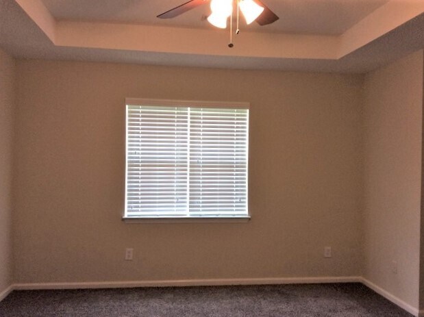 Building Photo - 12127 Landing Green Dr