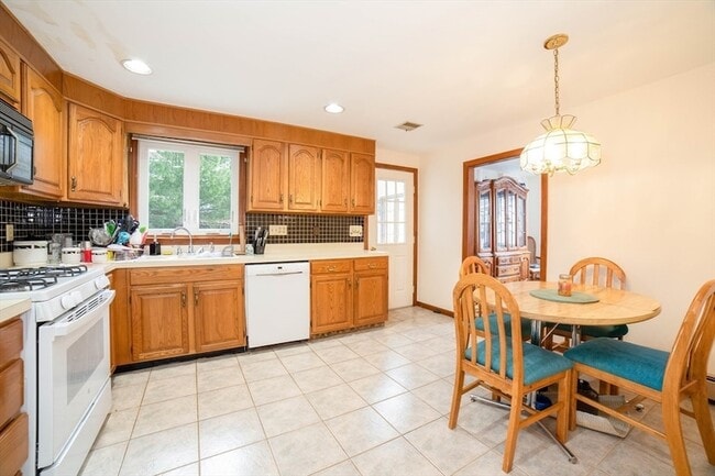 Building Photo - 8 Minthorne St