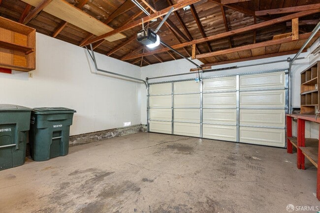 Building Photo - 720 Santa Paula Ave