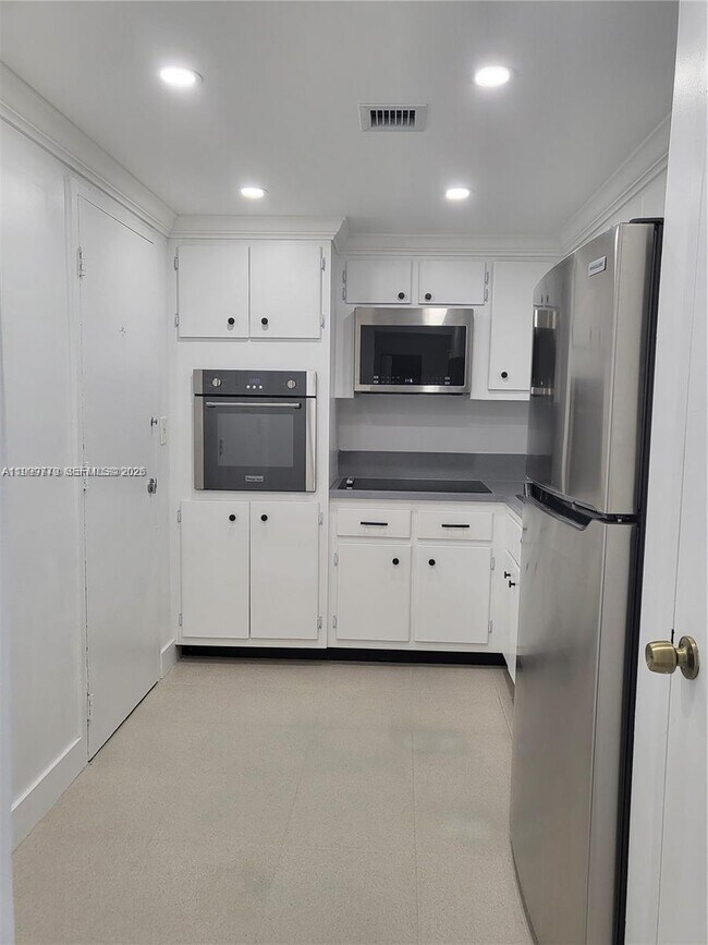 Building Photo - 1865 79th Street Causeway