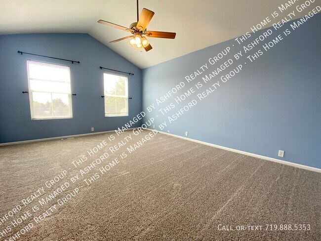 Building Photo - 5810 Ensemble Hts