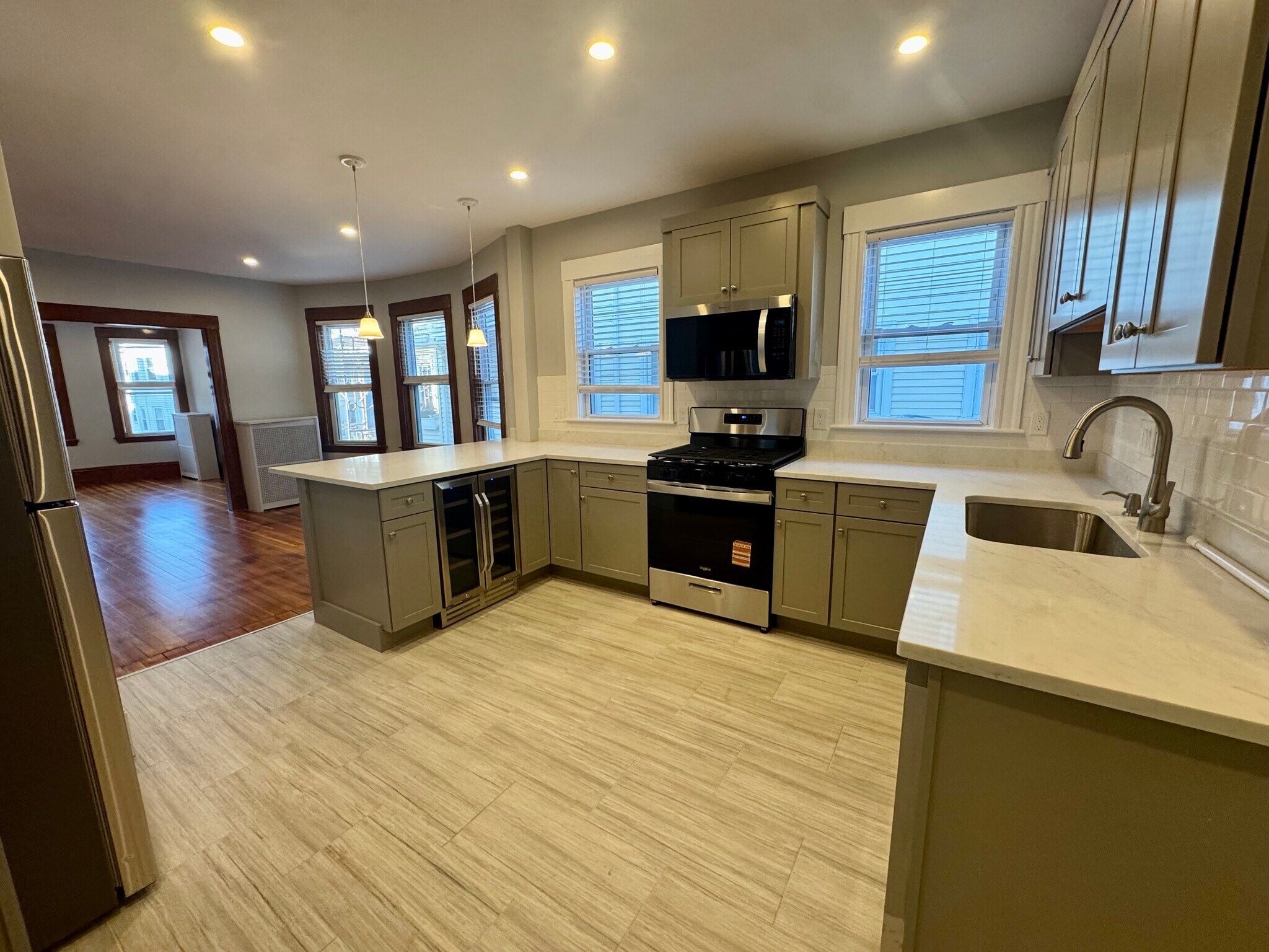 Building Photo - 69 Turner St