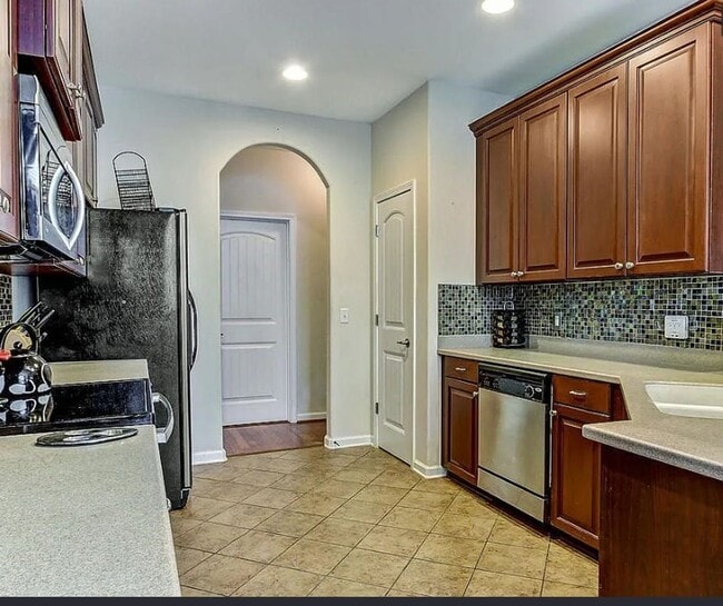 Building Photo - Bradley Point